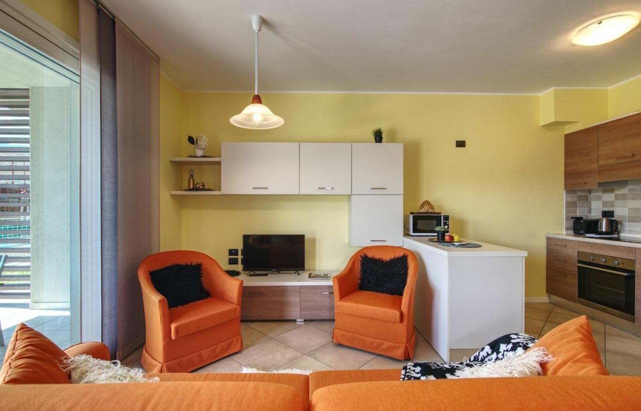 Yellow Lake View By Halldis Gera Lario Extérieur photo