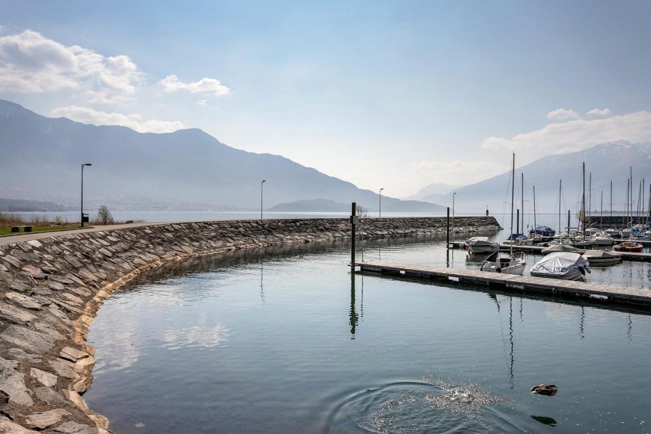 Yellow Lake View By Halldis Gera Lario Extérieur photo